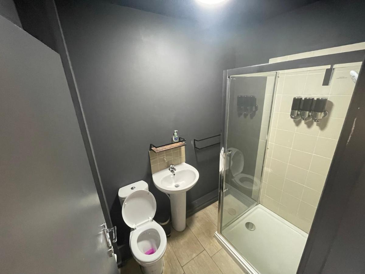 Town Center Willow Apartment - Sleeps Up To 10 - Dogs Welcome - 2 Minutes From Train Station 黑潭 外观 照片