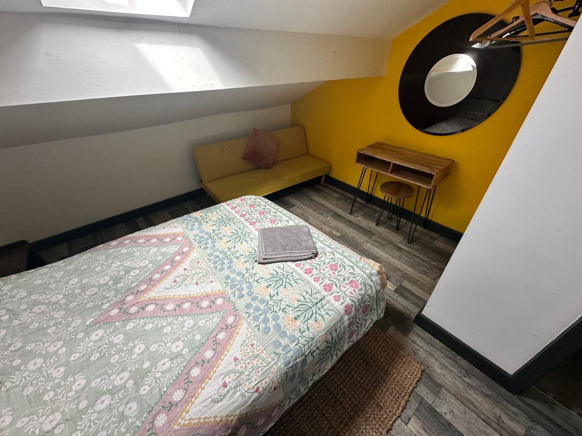 Town Center Willow Apartment - Sleeps Up To 10 - Dogs Welcome - 2 Minutes From Train Station 黑潭 外观 照片