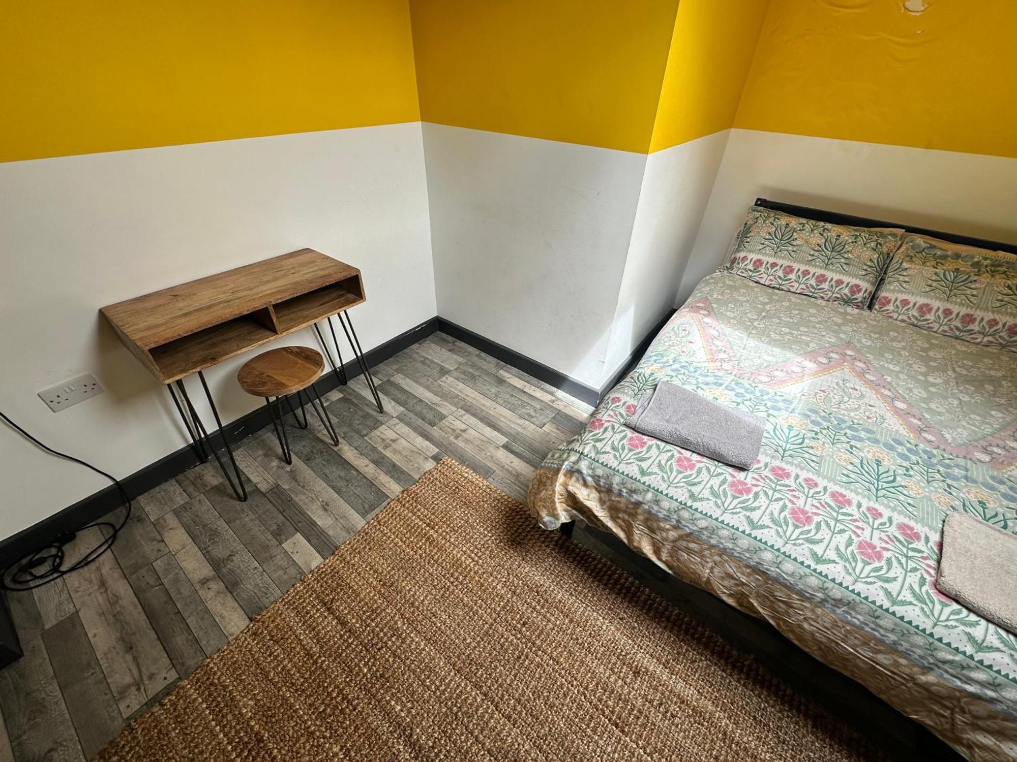 Town Center Willow Apartment - Sleeps Up To 10 - Dogs Welcome - 2 Minutes From Train Station 黑潭 外观 照片