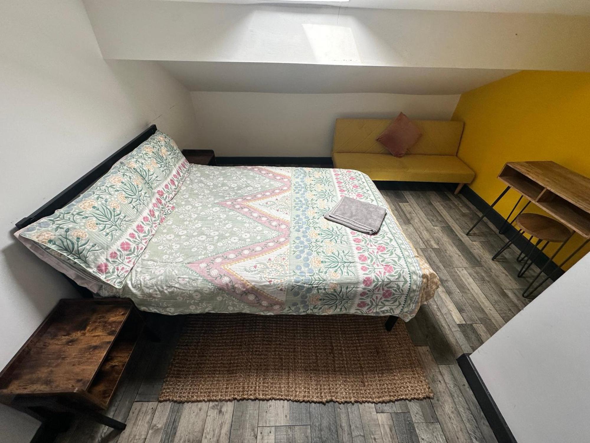 Town Center Willow Apartment - Sleeps Up To 10 - Dogs Welcome - 2 Minutes From Train Station 黑潭 外观 照片